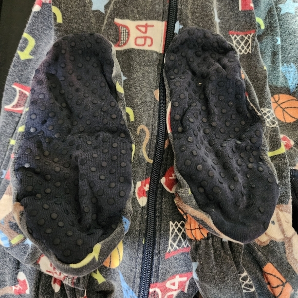 Old Navy monkey basketball zip up footie pajama Size 2T - Picture 11 of 11